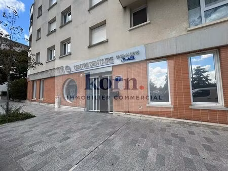 a vendre - murs libres local commercial / cabinet dentaire - guyancourt- 195 m²