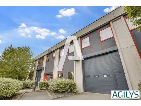 a louer : locaux mixtes activités / laboratoires / bureaux proche rungis