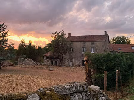 maison en pierres - belle cheminee