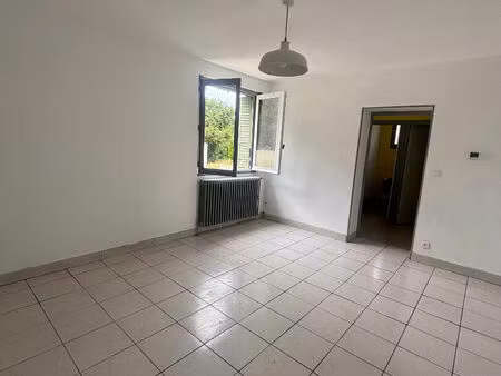 charmante maison de 71 57 m² avec jardin et dépendances ? blanzy