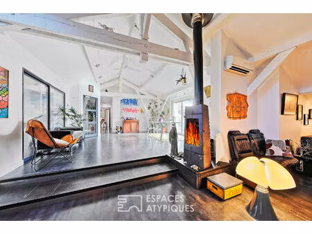 maison style loft avec dépendance en rez-de-chaussée et jardin