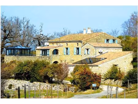 magnifique propriété de 420 m2 sur une parcelle de 10 ha  panorama exceptionnel