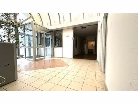 local d'activités zi longvic colombieres (bureaux et stockage)