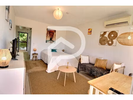 location appartement 1 pièces 29m2 bormes-les-mimosas 83230 - 750 € - surface privée