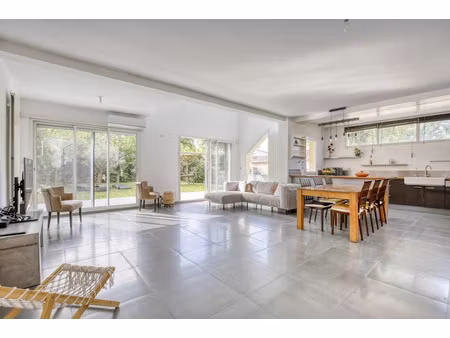 vente maison 6 pièces 166.87 m² à la varenne saint hilaire (94210)  1 150 000 €