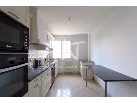 location meublée maison 7 pièces 146.48 m² à saint-barthélemy-d'anjou (49124)  440 €