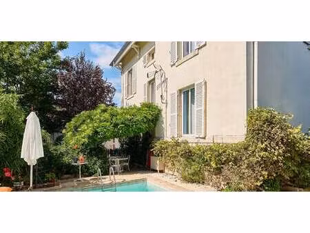 maison avec piscine et terrasse dole (39)