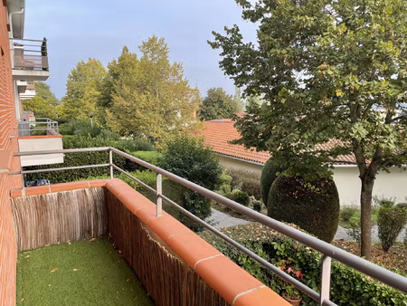 beau t3. terrasse. 2 parkings. piscine