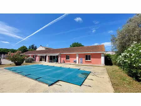 belle villa de plain pied avec piscine quartier canonges proche toutes commodites et axe r
