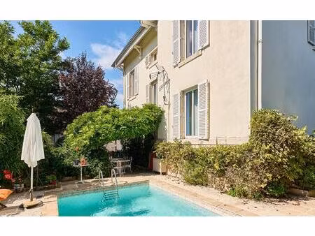 maison de maître en pierre à auxonne