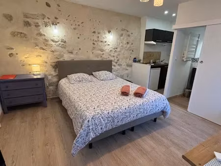location meublée appartement 1 pièce 23 m² à eyragues (13630)  550 €