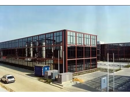 modern office space for rent with polyvalent surfaces