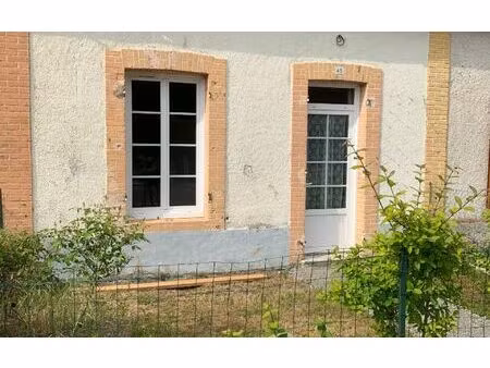 location maison  m² t-1 à selles-saint-denis  450 €