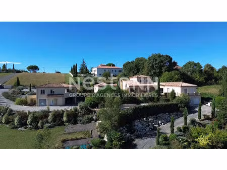 à vendre villa d'exception de 280 m² avec piscine et vue panoramique à auch