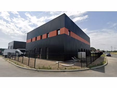 entrepot/atelier neuf 147m2 - blanquefort caychac