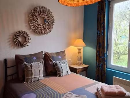 location meublée appartement 2 pièces 70 m² à cassaniouze (15340)  500 €