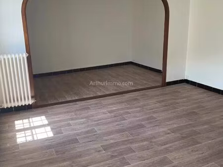 location appartement 3 pièces 73 m² à digne-les-bains (04000)