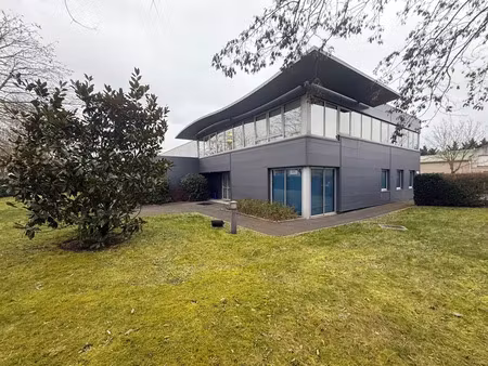 local d'activités avec bureau à vendre au plessis-bouchard - 1934 m²