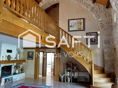 a vendre-les liquisses 12230 nant-maison 175m2-275000€