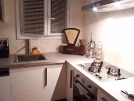 location appartement 3 pièces 68 m² à salon-de-provence (13300)  780 €