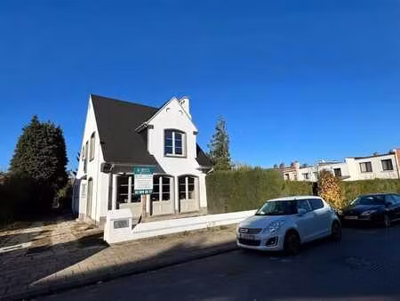 maison 3 chambres rénovée sur un terrain de +- 500 m²