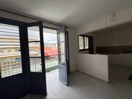 location appartement 1 pièce 30 m² à basse terre (97100)  750 €
