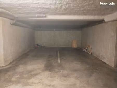 loue place de parking villa olea