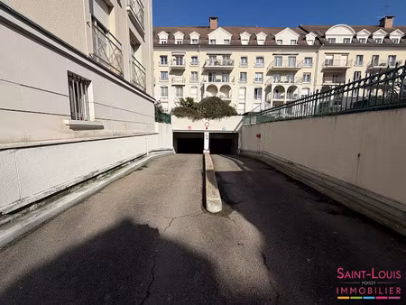 location parking à poissy (78300)  76 €