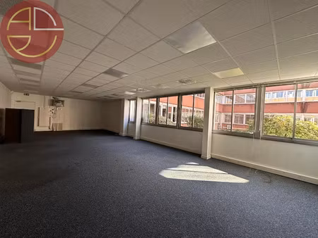 location locaux professionnels 3 pièces 92 m² à balma (31130)  967 €