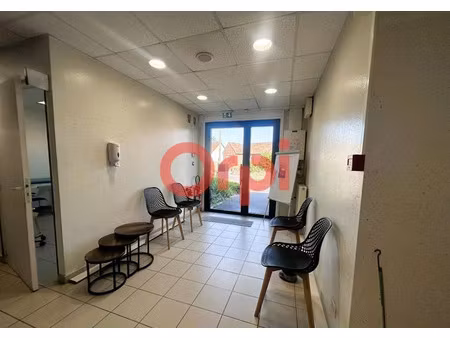 location locaux professionnels 10 m² à fressain (59234)  550 €