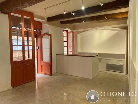 location locaux professionnels 1 pièce 32 m² à roquebrune-sur-argens (83520)  650 €