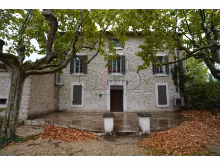 location locaux professionnels 21 m² à ventabren (13122)  750 €