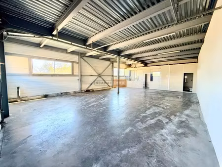 entrepôt de 140m²