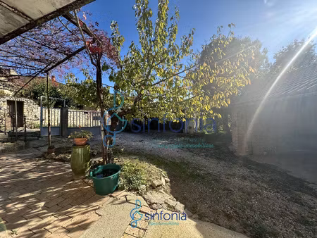 maison de 89 m2 sur terrain clos et arboré de 598 m2 avec de