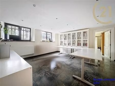 charmant plateau de bureaux dans un cadre enchanteur