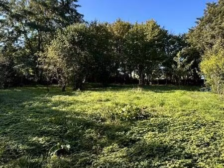 saint liguaire terrain de 1440 m² avec accès rivière