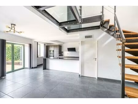 maison de village de 122m² habitables et à la rénovation de qualité au coeur de lucenay