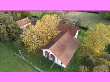 20 minutes nord-ouest de montlucon   maison en pierres avec