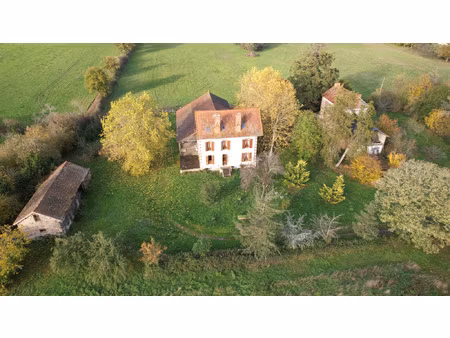 20 minutes nord-ouest de montlucon   propriété avec dépendan