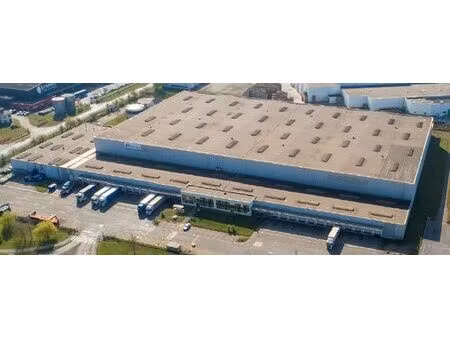 location entrepôt / local d'activités checy 26 719 m²