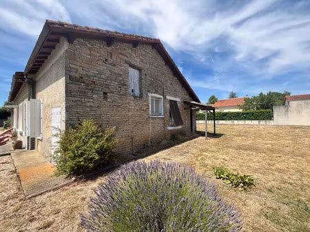 vente maison 5 pièces 185 m² à paizay-naudouin-embourie (16240)  88 999 €