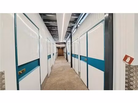 commercieel te huur in sint-kruis