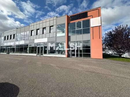 location local professionnel 120m²