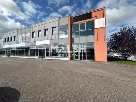 location local professionnel 149m²