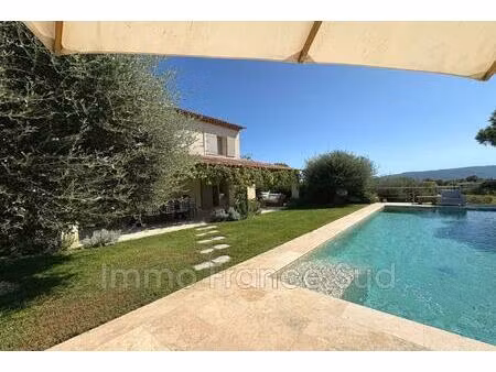 grimaud  belle villa néo-provençale avec vue sur le château de