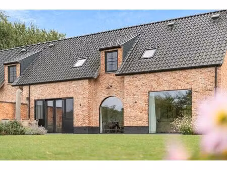 exclusieve villa (4/5 slpks) met landelijke verzichten!