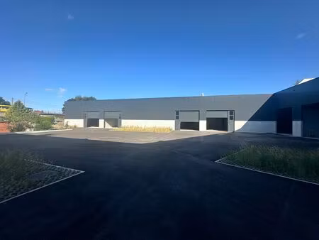 commercieel te koop in aat