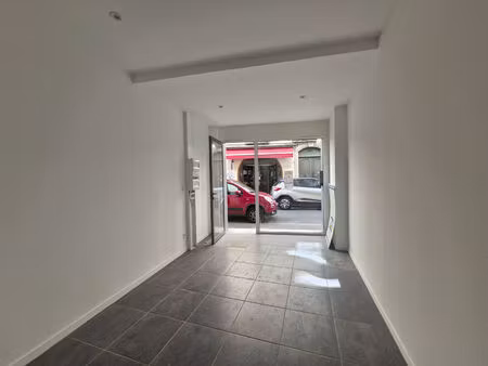 a louer limoux local avec vitrine