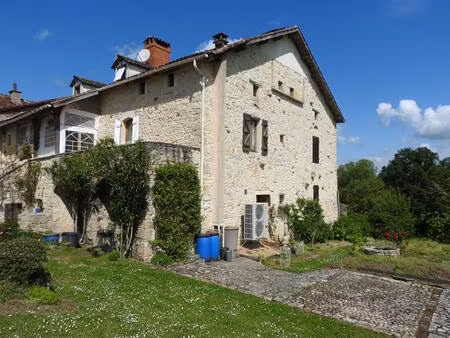 maison de maître en pierre avec 7 chambres