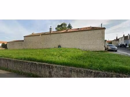 vente terrain à fontenay-le-comte (85200) : à vendre / 493m² fontenay-le-comte